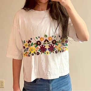 Floral Embroidered Boxy T-Shirt Forever 21